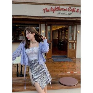 Printed asymmetrical skirt